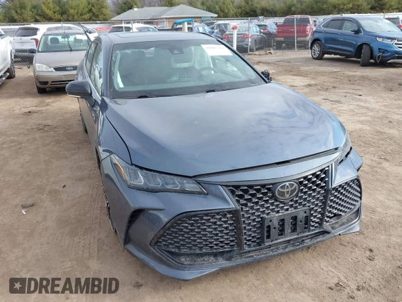 2019 Toyota Avalon XLE z VIN 4T1BZ1FB3KU024135, wystawiony jako IAAI lot #41887321 z przebiegiem 80 547 mil mil oraz . Historia ofert i sprzedaży dostępna na DreamBid. Obrazek 1.