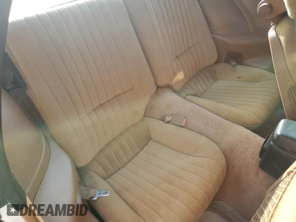 1988 Pontiac Firebird z VIN 1G2FW2183JL204840, wystawiony jako Copart lot #69142254 z przebiegiem 62 529 mil mil oraz Czysty tytuł • Clean title. Historia ofert i sprzedaży dostępna na DreamBid. Obrazek 10.