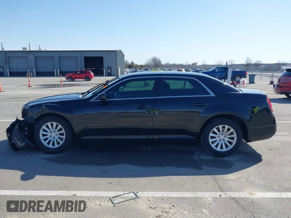 2012 Chrysler 300 z VIN 2C3CCAAG8CH245879, wystawiony jako IAAI lot #41811243 z przebiegiem 177 634 mil mil oraz . Historia ofert i sprzedaży dostępna na DreamBid. Obrazek 15.