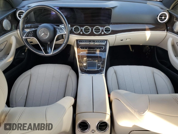 2021 Mercedes-Benz E 350 z VIN W1KZF8DB0MA960781, wystawiony jako Copart lot #55666175 z przebiegiem Nie podano mil oraz Nie do naprawy • Non repairable. Historia ofert i sprzedaży dostępna na DreamBid. Obrazek 8.