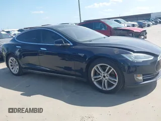 2013 Tesla Model S Performance с VIN 5YJSA1CP7DFP25848, выставлен на аукционе IAAI как лот 42511007 с пробегом 144 321 миль миль и . История ставок и продаж доступна на DreamBid. Изображение 13.