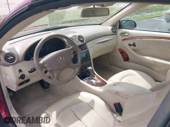 2005 Mercedes-Benz CLK 320 z VIN WDBTK65G05T040423, wystawiony jako IAAI lot #42645524 z przebiegiem 87 894 mil mil oraz . Historia ofert i sprzedaży dostępna na DreamBid. Obrazek 5.