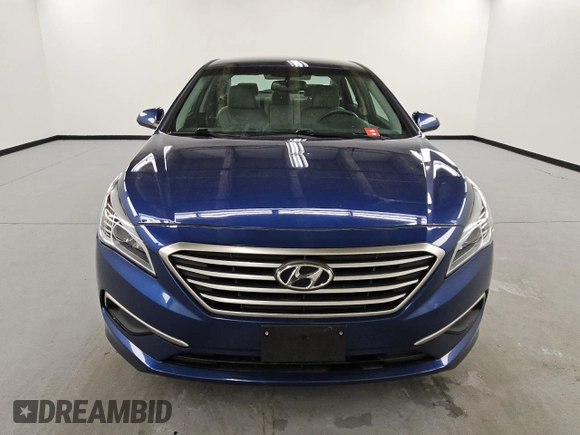 2017 Hyundai Sonata SE z VIN 5NPE24AF8HH481091, wystawiony jako Copart lot #57140915 z przebiegiem 71 033 mil mil oraz Czysty tytuł • Clean title. Historia ofert i sprzedaży dostępna na DreamBid. Obrazek 5.