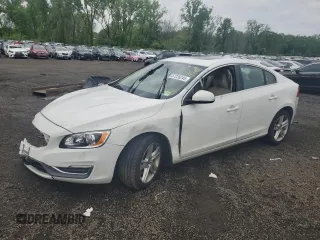 2014 Volvo S60 T5 z VIN YV1612FS9E2275691, wystawiony jako Copart lot #57226245 z przebiegiem 145 721 mil mil oraz Szkody całkowita. Historia ofert i sprzedaży dostępna na DreamBid. Obrazek 1.
