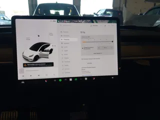 2021 Tesla Model Y Performance with VIN 5YJYGDEF4MF263473, listed as a IAAI auction lot 41851083 with 39,289 mi miles and . Bid and sale history available at DreamBid. Image 18.