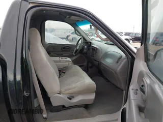 2000 Ford F-150 XL with VIN 1FTRF17W3YKA20460, listed as a IAAI auction lot 42035626 with 1 mi miles. Bid and sale history available at carsss.com. Image 5.