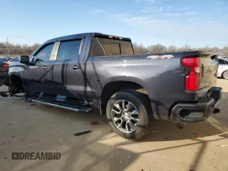 2022 Chevrolet Silverado 1500 RST with VIN 1GCUDEET4NZ577218, listed as a Copart auction lot 42675324 with 25,718 mi miles and Salvage Title. Bid and sale history available at DreamBid. Image 2.