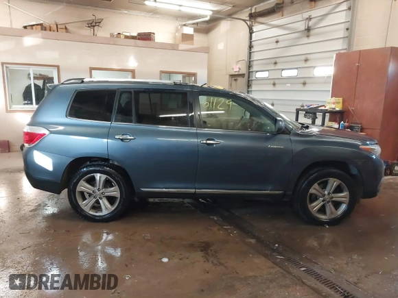 2012 Toyota Highlander Limited with VIN 5TDDK3EH4CS152327, listed as a IAAI auction lot 41661129 with 196,836 mi miles. Bid and sale history available at carsss.com. Image 13.