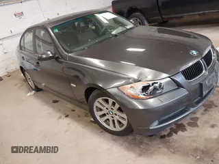 2006 BMW 3 Series 325i with VIN WBAVB13526KX69039, listed as a IAAI auction lot 42271470 with 162,687 mi miles and . Bid and sale history available at DreamBid. Image 1.
