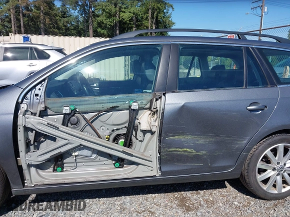 2012 Volkswagen Jetta TDI w/Sunroof with VIN 3VWPL7AJ7CM666499, listed as a IAAI auction lot 42620778 with 109,250 mi miles and . Bid and sale history available at DreamBid. Image 6.