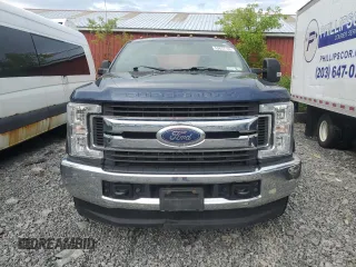 2019 Ford F-250 XL with VIN 1FT7X2BT1KEE95571, listed as a Copart auction lot 62677135 with 136,344 mi miles and Salvage title. Bid and sale history available at DreamBid. Image 5.
