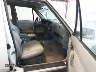 1991 Jeep Cherokee с VIN 1J4FJ58S0ML593142, выставлен на аукционе IAAI как лот 40894329 с пробегом 289 321 миль миль и . История ставок и продаж доступна на DreamBid. Изображение 5.