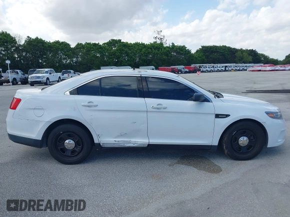 2017 Ford Police Interceptor z VIN 1FAHP2L87HG133682, wystawiony jako IAAI lot #41898807 z przebiegiem 64 078 mil mil oraz . Historia ofert i sprzedaży dostępna na DreamBid. Obrazek 13.