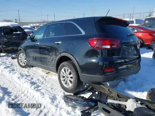 2019 Kia Sorento L with VIN 5XYPG4A31KG577496, listed as a IAAI auction lot 41247314 with 90,177 mi miles. Bid and sale history available at carsss.com. Image 3.