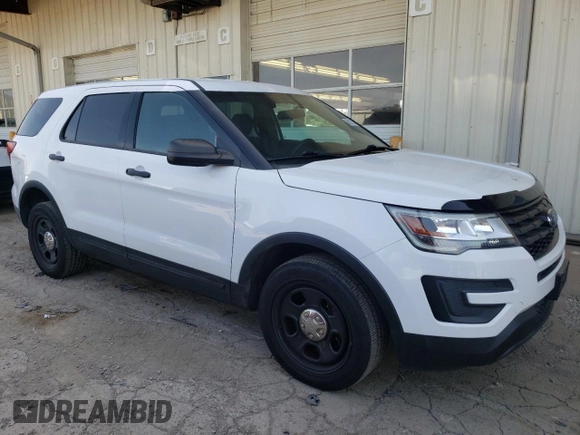 2017 Ford Police Interceptor Utility z VIN 1FM5K8AR5HGB82630, wystawiony jako Copart lot #68521234 z przebiegiem 116 121 mil mil oraz Szkody całkowita. Historia ofert i sprzedaży dostępna na DreamBid. Obrazek 4.