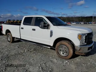 2019 Ford Super Duty F-250 SRW XL with VIN 1FT7W2A69KEF36737, listed as a Copart auction lot 84699994 with 129,810 mi miles and Salvage Title. Bid and sale history available at carsss.com. Image 4.