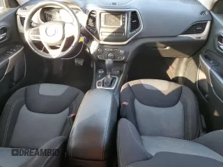 2018 Jeep Cherokee Latitude Tech Connect with VIN 1C4PJMCB9JD541087, listed as a Copart auction lot 86694734 with 124,072 mi miles and Non Repairable. Bid and sale history available at carsss.com. Image 8.