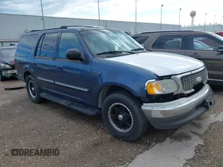 2002 Ford Expedition XLT z VIN 1FMRU15W22LA00383, wystawiony jako IAAI lot #42227711 z przebiegiem 224 195 mil mil oraz . Historia ofert i sprzedaży dostępna na DreamBid. Obrazek 1.