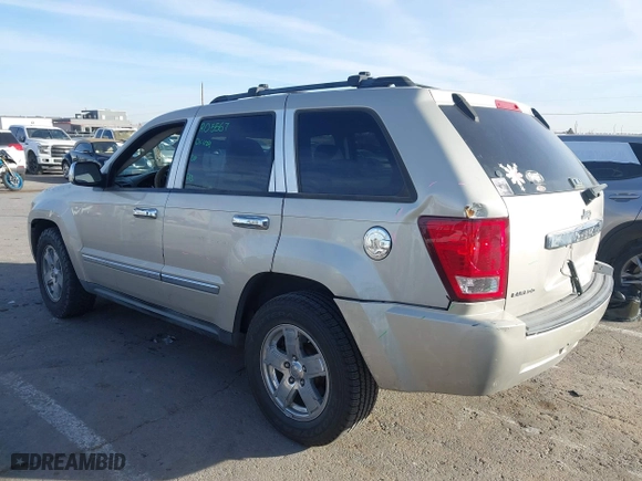 2007 Jeep Grand Cherokee Laredo with VIN 1J8GS48KX7C526661, listed as a IAAI auction lot 41481024 with 177,688 mi miles. Bid and sale history available at carsss.com. Image 3.