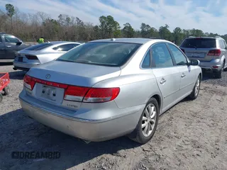 2008 Hyundai Azera Limited with VIN KMHFC46F68A256391, listed as a IAAI auction lot 41669788 with 203,636 mi miles and . Bid and sale history available at carsss.com. Image 4.