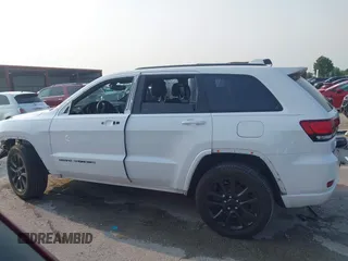 2018 Jeep Grand Cherokee Laredo with VIN 1C4RJFAGXJC121900, listed as a IAAI auction lot 42429505 with 72,351 mi miles and . Bid and sale history available at DreamBid. Image 15.