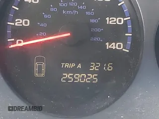 2005 Acura MDX Touring with VIN 2HNYD18985H500288, listed as a IAAI auction lot 41919980 with 259,025 mi miles. Bid and sale history available at carsss.com. Image 16.