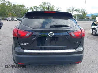 2017 Nissan Rogue Sport S with VIN JN1BJ1CR5HW123634, listed as a IAAI auction lot 42094777 with 93,101 mi miles. Bid and sale history available at carsss.com. Image 17.