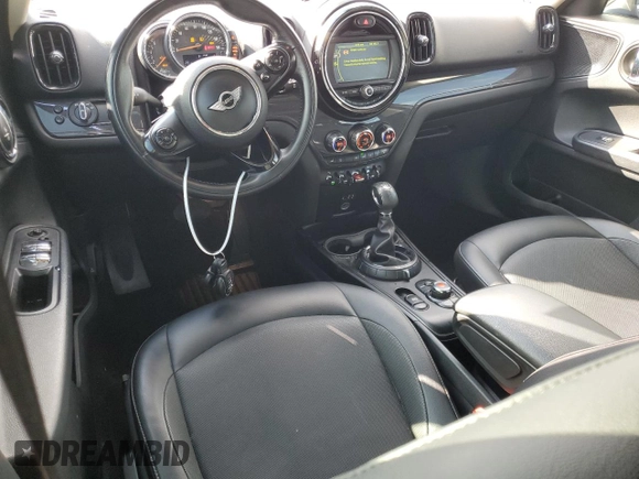2017 MINI Countryman Cooper z VIN WMZYV5C38H3E02370, wystawiony jako Copart lot #45414525 z przebiegiem 84 493 mil mil oraz Czysty tytuł • Clean title. Historia ofert i sprzedaży dostępna na DreamBid. Obrazek 8.