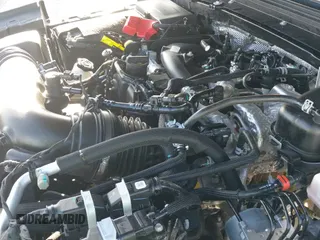 2025 Jeep Wrangler Sahara z VIN 1C4PJXEN9SW529245, wystawiony jako IAAI lot #42612345 z przebiegiem 8 058 mil mil oraz . Historia ofert i sprzedaży dostępna na DreamBid. Obrazek 21.