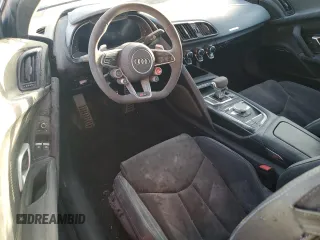 2022 Audi R8 z VIN WUAKBAFX5N7901301, wystawiony jako Copart lot #76451354 z przebiegiem Nie podano mil oraz Nie do naprawy • Non repairable. Historia ofert i sprzedaży dostępna na DreamBid. Obrazek 8.