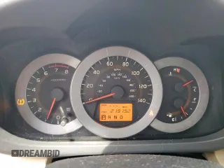 2010 Toyota RAV4 Limited z VIN 2T3YF4DVXAW038525, wystawiony jako Copart lot #65348385 z przebiegiem 219 192 mil mil oraz Czysty tytuł • Clean title. Historia ofert i sprzedaży dostępna na DreamBid. Obrazek 9.