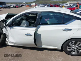 2020 Nissan Altima 2.5 S with VIN 1N4BL4BV7LN319960, listed as a IAAI auction lot 41977717 with 1 mi miles. Bid and sale history available at carsss.com. Image 13.