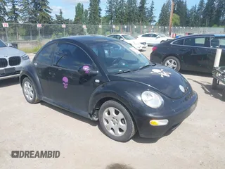2002 Volkswagen Beetle GLS z VIN 3VWCB21CX2M440638, wystawiony jako IAAI lot #42223584 z przebiegiem 196 708 mil mil oraz . Historia ofert i sprzedaży dostępna na DreamBid. Obrazek 1.