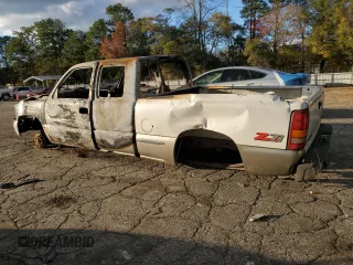 2000 GMC New Sierra 1500 SLE with VIN 1GTEK19T7YE209849, listed as a Copart auction lot 81673614 with 0 mi miles and Non Repairable. Bid and sale history available at carsss.com. Image 2.