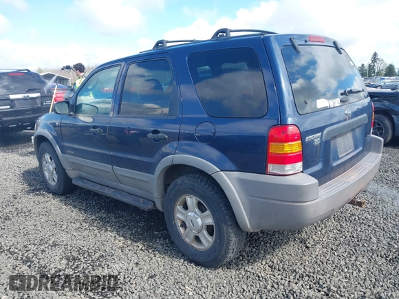2002 Ford Escape XLT Choice with VIN 1FMYU04172KA40251, listed as a IAAI auction lot 41895889 with 214,935 mi miles and . Bid and sale history available at carsss.com. Image 3.