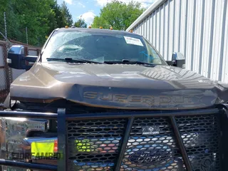 2017 Ford F-250 Lariat z VIN 1FT7W2BTXHEB51281, wystawiony jako IAAI lot #42094810 z przebiegiem 120 633 mil mil oraz . Historia ofert i sprzedaży dostępna na DreamBid. Obrazek 6.