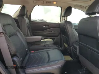 2024 Nissan Pathfinder Platinum z VIN 5N1DR3DK8RC212561, wystawiony jako Copart lot #54729585 z przebiegiem 46 647 mil mil oraz Tytuł czysty. Historia ofert i sprzedaży dostępna na DreamBid. Obrazek 11.