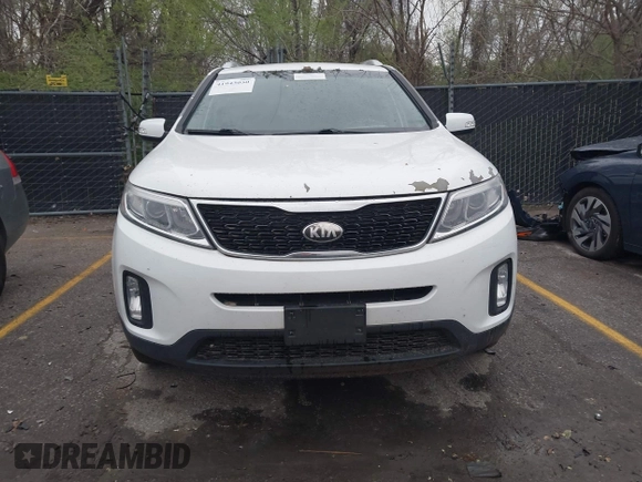 2014 Kia Sorento LX with VIN 5XYKT4A63EG432500, listed as a IAAI auction lot 41943050 with 161,612 mi miles. Bid and sale history available at carsss.com. Image 6.