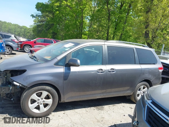 2011 Toyota Sienna LE AAS z VIN 5TDKK3DC3BS112980, wystawiony jako IAAI lot #42053582 z przebiegiem 232 404 mil mil oraz . Historia ofert i sprzedaży dostępna na DreamBid. Obrazek 14.