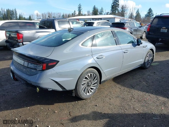 2025 Hyundai Sonata Hybrid Limited with VIN KMHL54JJ6SA105776, listed as a IAAI auction lot 41707662 with 1,428 mi miles. Bid and sale history available at carsss.com. Image 4.