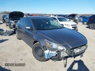 2020 Nissan Altima 2.5 S with VIN 1N4BL4BV0LC258253, listed as a IAAI auction lot 41735757 with 97,561 mi miles and . Bid and sale history available at carsss.com. Image 1.