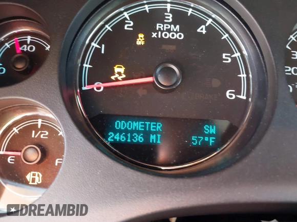 2012 Chevrolet Tahoe LS с VIN 1GNSCAE06CR257864, выставлен на аукционе IAAI как лот 41603944 с пробегом 246 136 миль миль и . История ставок и продаж доступна на DreamBid. Изображение 15.