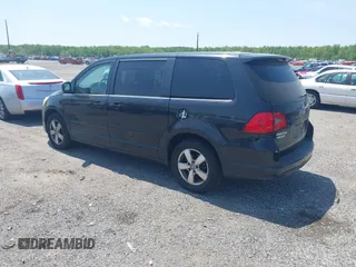2010 Volkswagen Routan SE z VIN 2V4RW3D12AR348485, wystawiony jako IAAI lot #42170719 z przebiegiem 155 412 mil mil oraz . Historia ofert i sprzedaży dostępna na DreamBid. Obrazek 3.