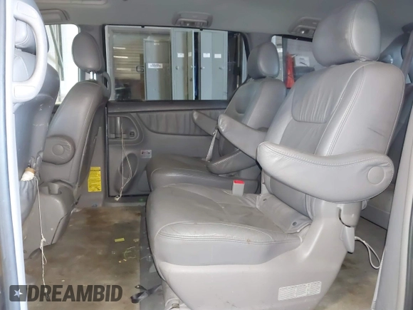 2006 Toyota Sienna XLE with VIN 5TDZA22C86S559955, listed as a IAAI auction lot 40525261 with 141,926 mi miles. Bid and sale history available at carsss.com. Image 8.
