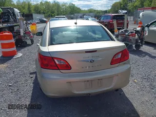 2010 Chrysler Sebring Touring z VIN 1C3CC4FB1AN142337, wystawiony jako IAAI lot #42199569 z przebiegiem 235 942 mil mil oraz . Historia ofert i sprzedaży dostępna na DreamBid. Obrazek 16.