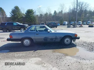 1987 Mercedes-Benz 560 Series 560SL with VIN WDBBA48D0HA074673, listed as a IAAI auction lot 41900883 with 79,107 mi miles. Bid and sale history available at carsss.com. Image 13.