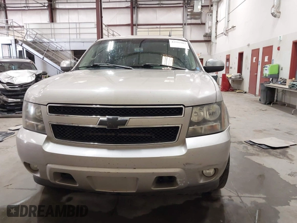 2007 Chevrolet Avalanche LTZ z VIN 3GNEC12037G144865, wystawiony jako IAAI lot #42592982 z przebiegiem 160 962 mil mil oraz . Historia ofert i sprzedaży dostępna na DreamBid. Obrazek 12.