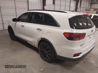 2019 Kia Sorento LX V6 with VIN 5XYPG4A57KG601463, listed as a IAAI auction lot 41358620 with 105,948 mi miles. Bid and sale history available at carsss.com. Image 3.