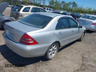 2001 Mercedes-Benz C 230/260/280/320 with VIN WDBRF61J91F098510, listed as a IAAI auction lot 39366583 with Not Provided miles and . Bid and sale history available at DreamBid. Image 4.