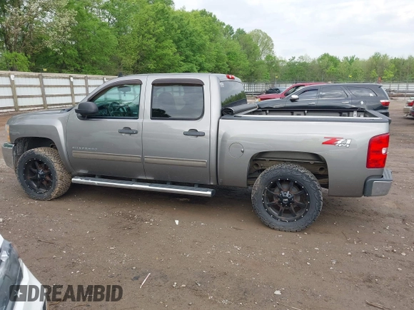 2013 Chevrolet Silverado 1500 LT with VIN 3GCPKSE78DG246175, listed as a IAAI auction lot 42106648 with 161,940 mi miles. Bid and sale history available at carsss.com. Image 14.